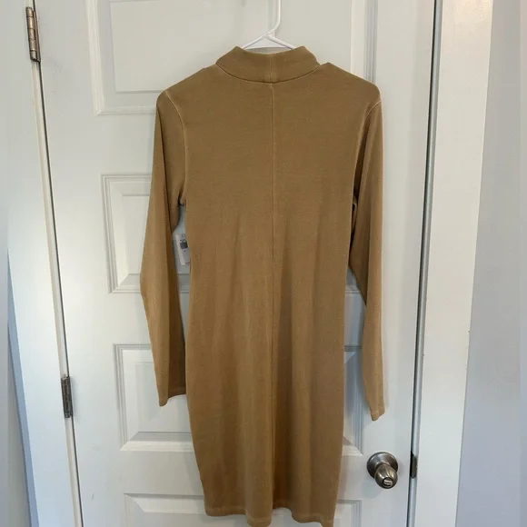 Fitted Ribbed Dress - Picture 3 of 3